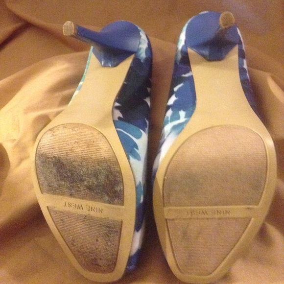 Classic Nine West heels. - Picture 2 of 2