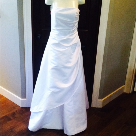 Strapless wedding dress - white