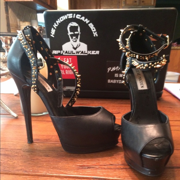 Steve Madden pumps