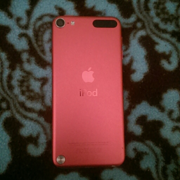 Other - Hold 4 @perry_01 Working IPod 5 th generation