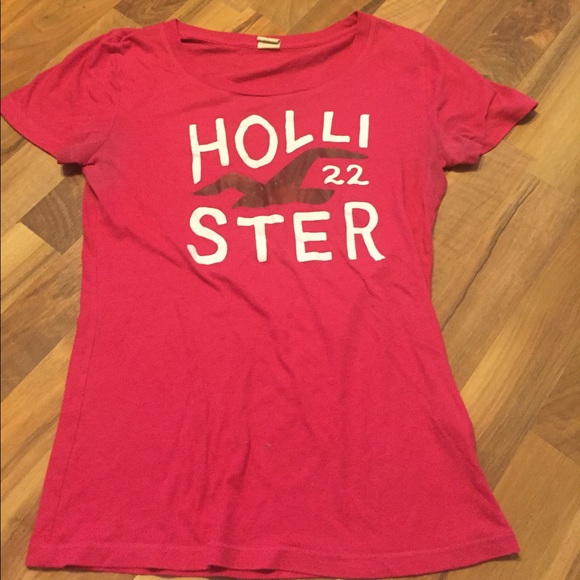 Pink hollister t shirt