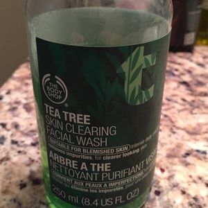 The Body Shop Tea Tree Facial wash
