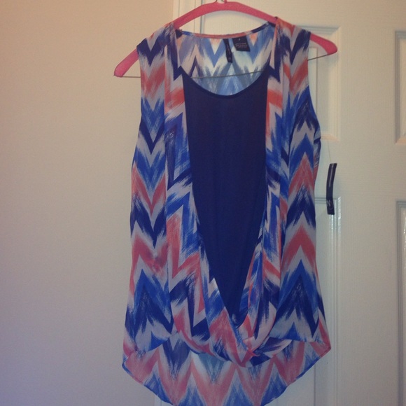 Chevron top