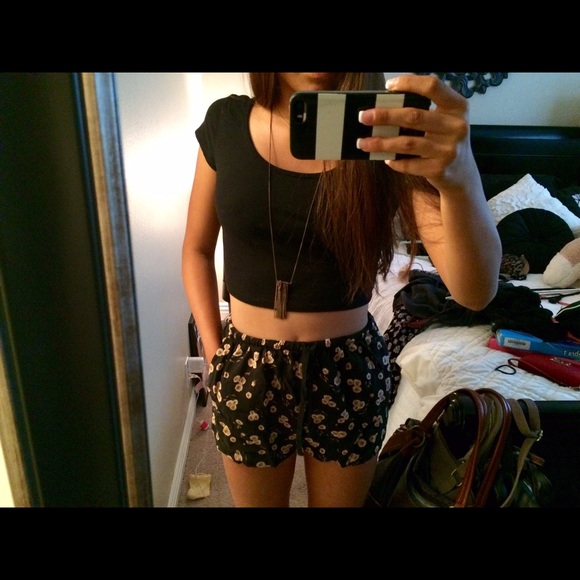 Sunflower brandy Melville shorts