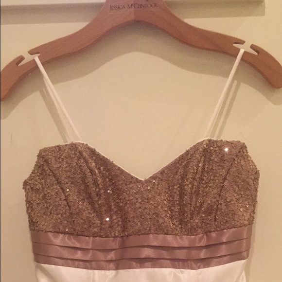 Formal dress - Picture 2 of 3