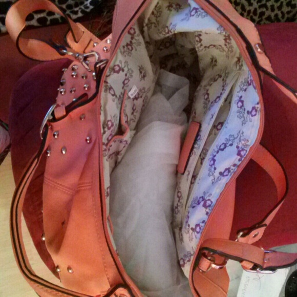 Purse - Picture 3 of 3