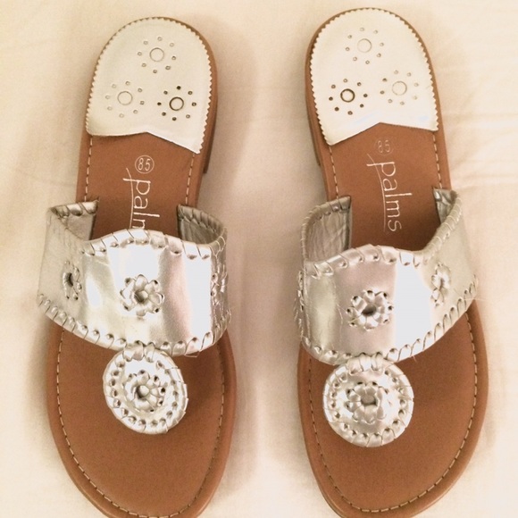NWOT Silver Palms Sandals