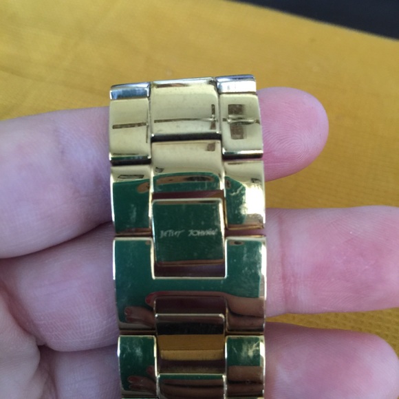 Betsey Johnson watch. - Picture 3 of 3