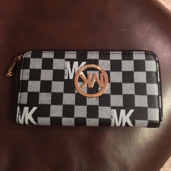 Michael Kor wallet
