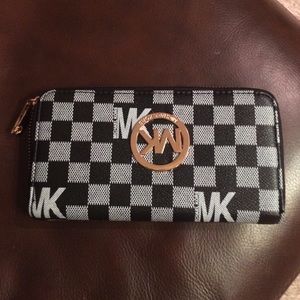 Michael Kor wallet
