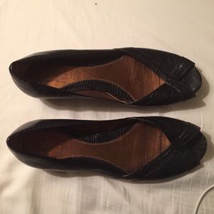 Kenneth Cole peep toe flats size 7.5