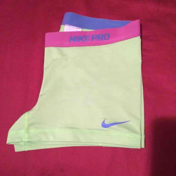 Nike Outerwear - 🔥HOT SALE🔥Nike pro shorts Large but more like Me