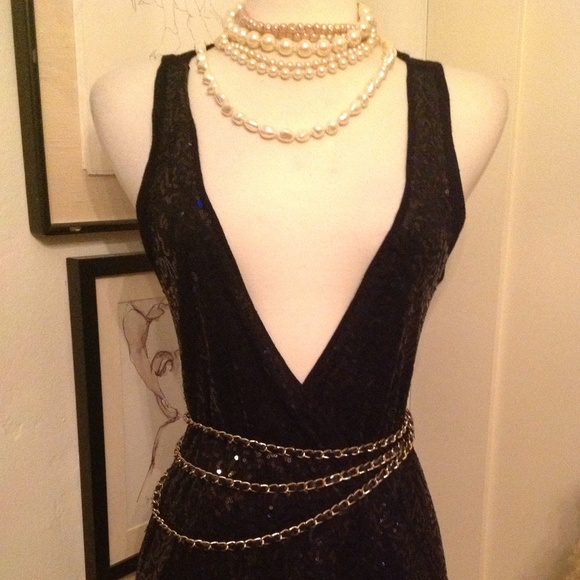 Cynthia Rowley Black Mini Sequin Knit Swing Vest - Picture 2 of 4