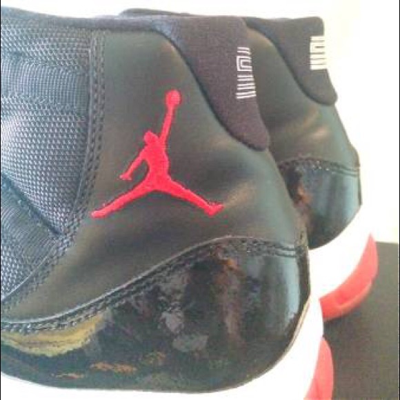 Air Jordan "Bred" Retro 11 [size 11] - Picture 3 of 4