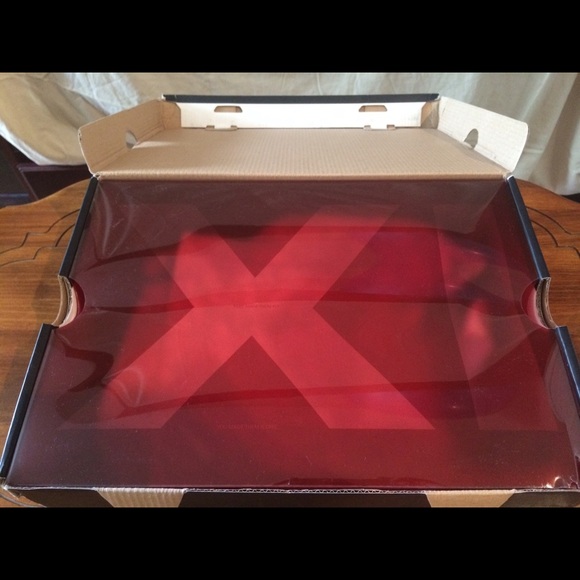 Air Jordan "Bred" Retro 11 [size 11] - Picture 4 of 4