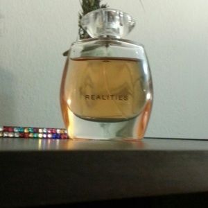 Realities by Liz Claiborne EDP spray