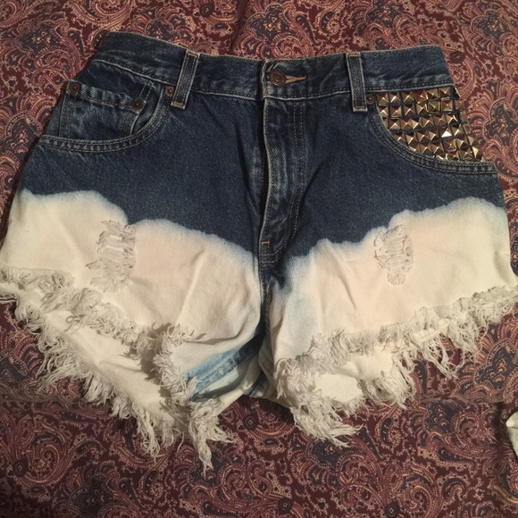 Distressed Levi cutoff shorts