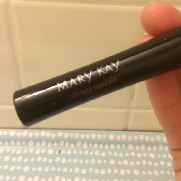 SOLD!! 🚫 Mary Kay Ultimate Mascara in Black - Picture 2 of 2