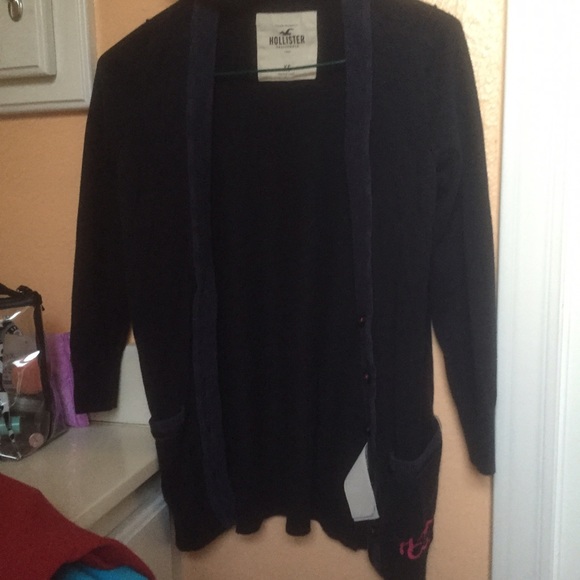 Navy and pink hollister sweater 🌸🌺