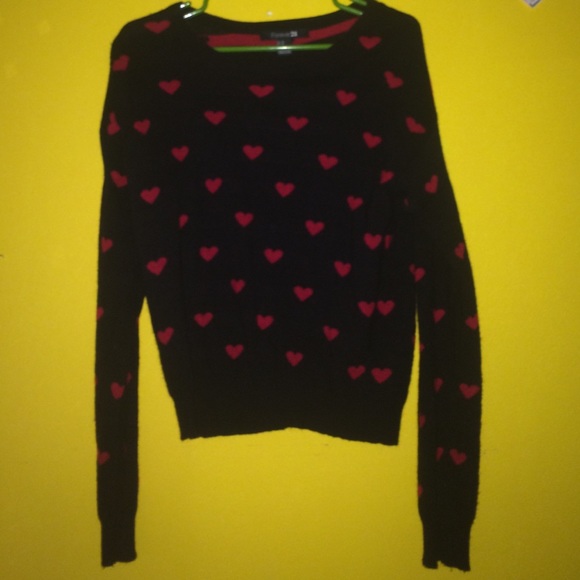 Heart sweater ❤️