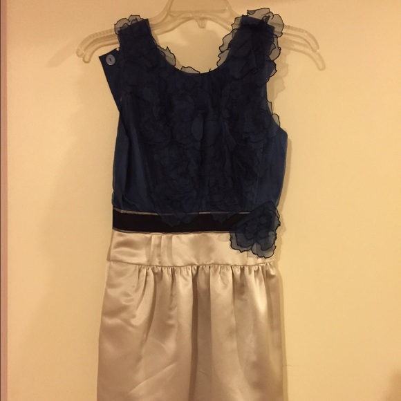 BCBG Maxazria Appliqué flower cocktail dress
