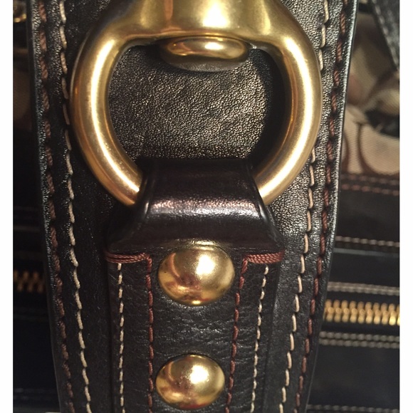 More pics of Coach - Picture 1 of 4