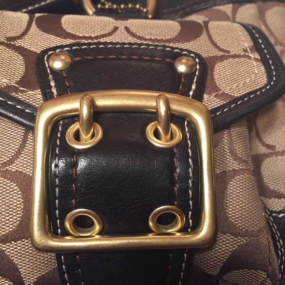 More pics of Coach - Picture 3 of 4