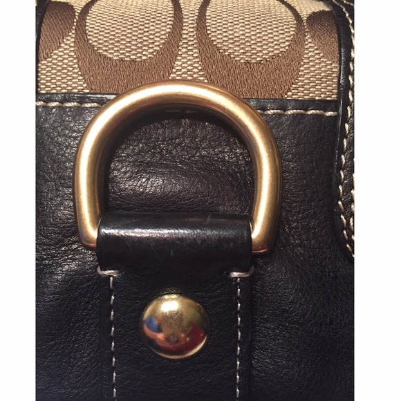 More pics of Coach - Picture 4 of 4