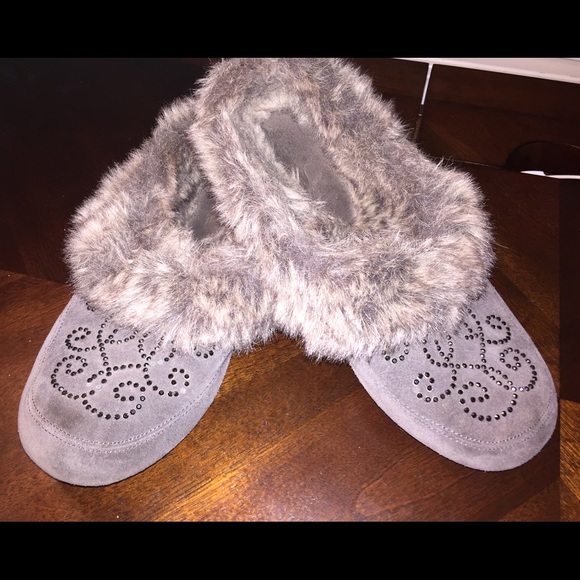 Jessica Simpson grey slippers