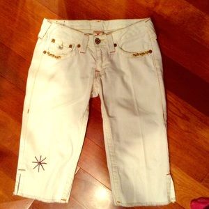 TRUE RELIGION White Capri
