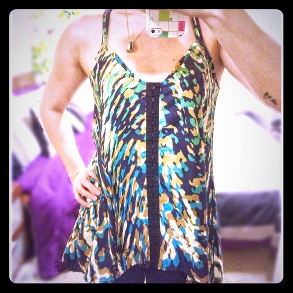 Flowy watercolor print clip front tank top