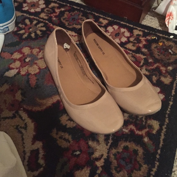Mossimo(target) size 8.5 nude flats
