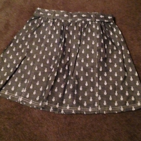 KEDS Pineapple Gray Button Belted Skirt w/Pockets - Picture 2 of 4