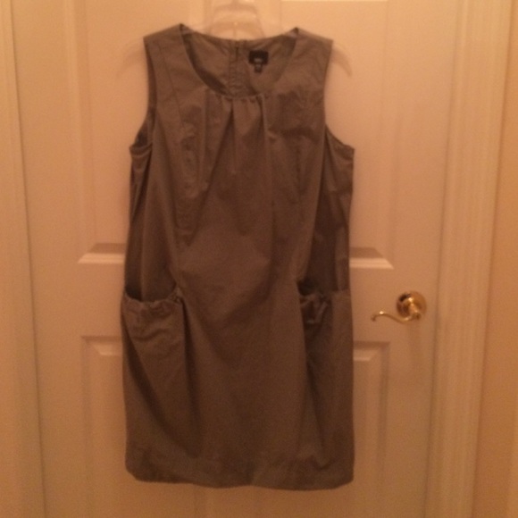 Grey sleeveless dress