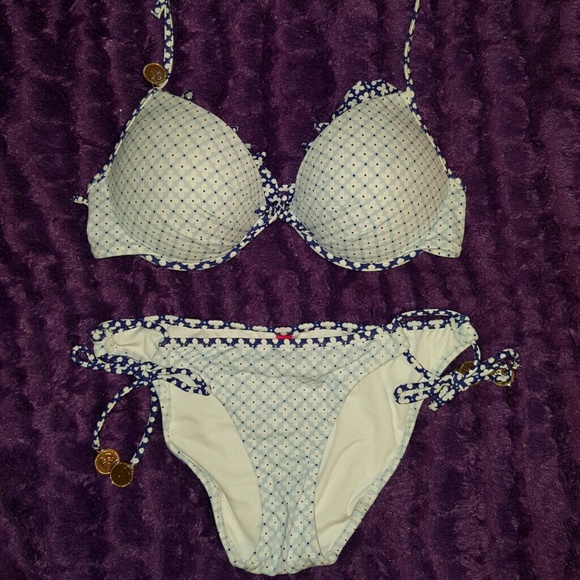 32D Victoria's Secret swimsuit bikini