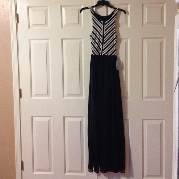 Nordstroms exclusive Felicity and Coco maxi dress - Picture 2 of 4