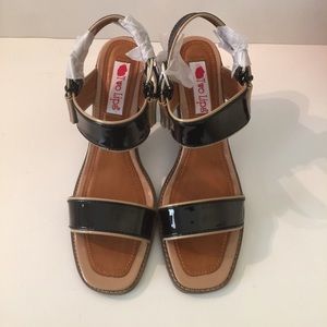 Two Lips Hybrid Sandal