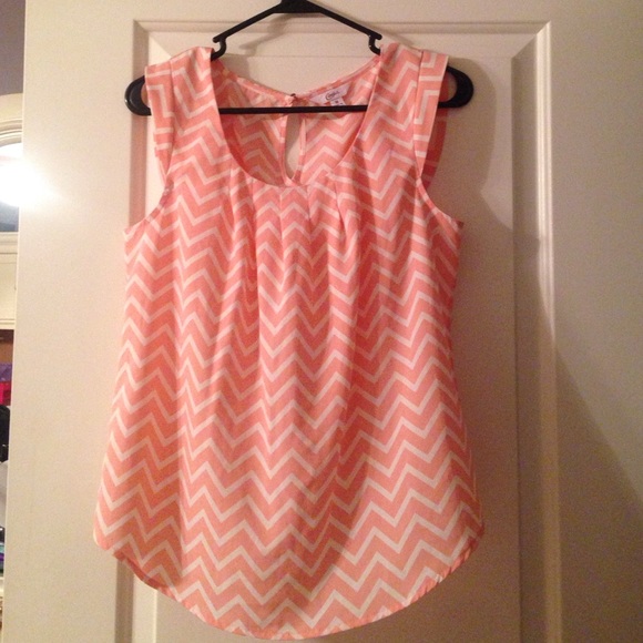 Candies short sleeve chevron shirt
