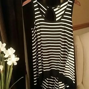 Black / white striped oversize tank