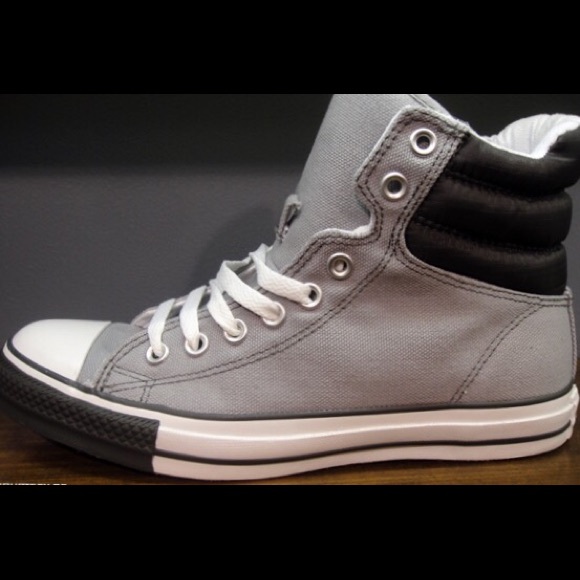 NOT SELLING..I'm actually LOOKING for these shoes!