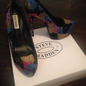 Steve Madden Dyvinal Platform Pumps