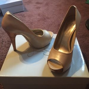 Jessica Simpson heels size 6