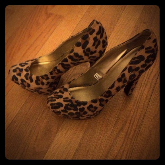 4 in Leopard Heels!