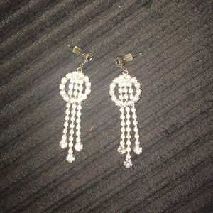 Elegant Cache Earrings!