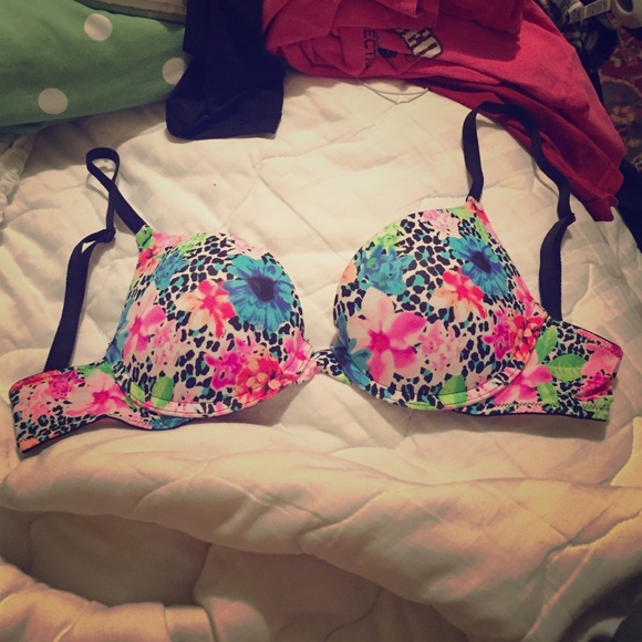 Victoria's Secret push up bra 32 c