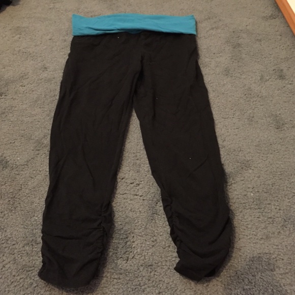 💥SOLD💥 Cropped black leggings