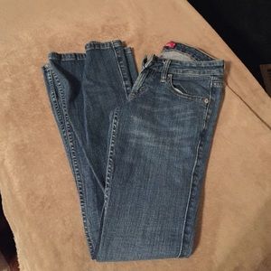 Light wash Levi jeans!