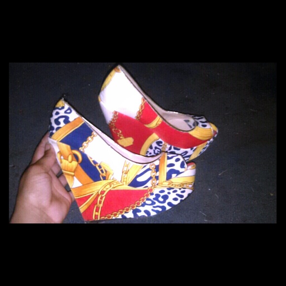 High heel pumps - Picture 1 of 3