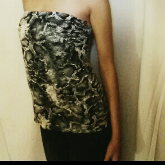Strapless grey, black and white top