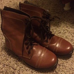 Combat boots